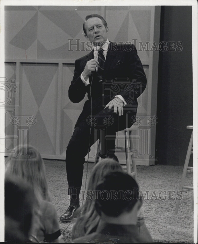 1970 Radio &amp; TV Personality Art Linkletter Talking To People - Historic Images