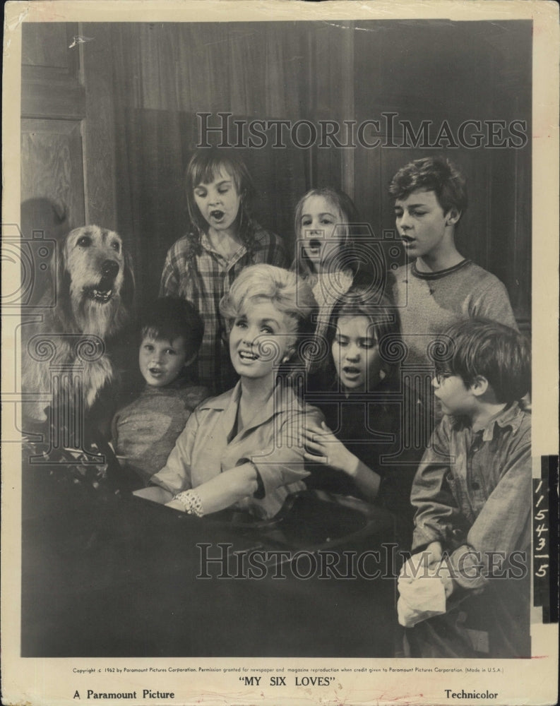 1963 Actress Debbie Reynolds With Children - Historic Images
