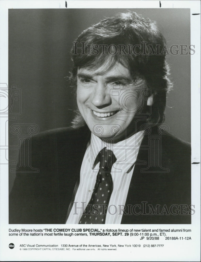 1988 Press Photo Dudley Moore hosts "The Comedy Club Special." - Historic Images