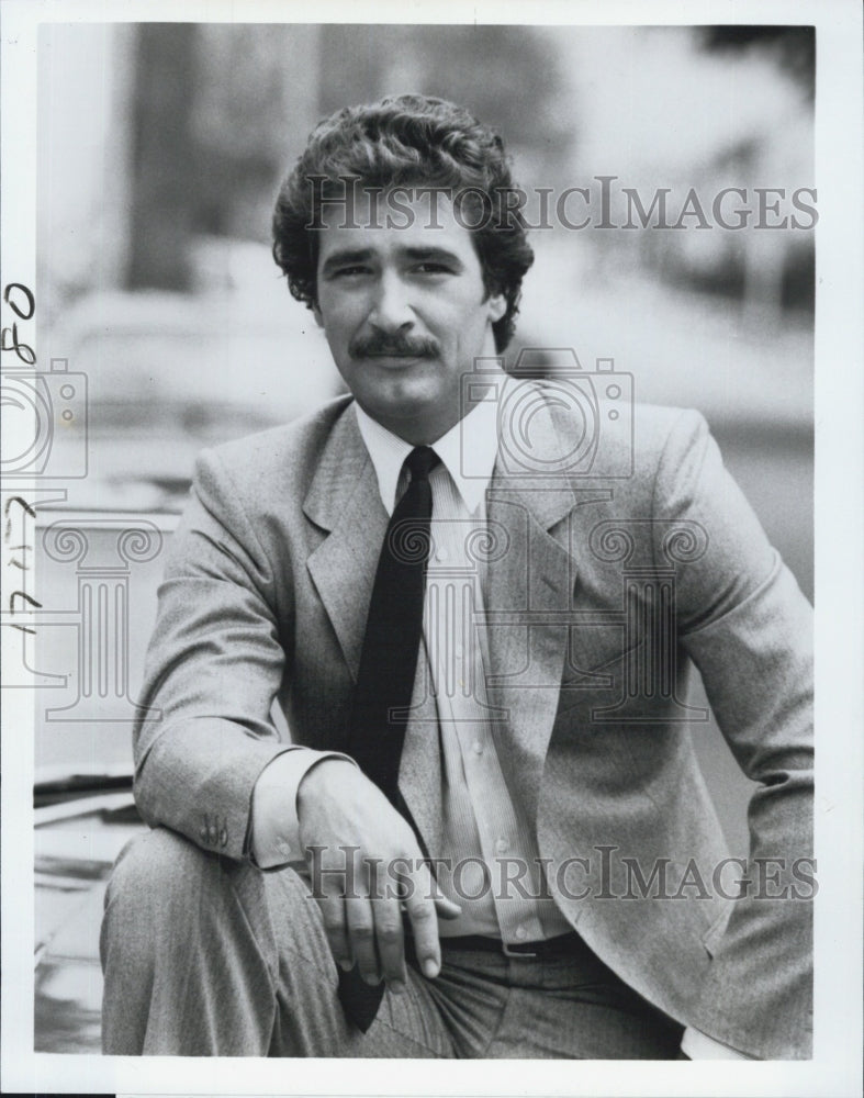 1983 Press Photo Lee Horsley in &quot;Matt Houston.&quot; - Historic Images