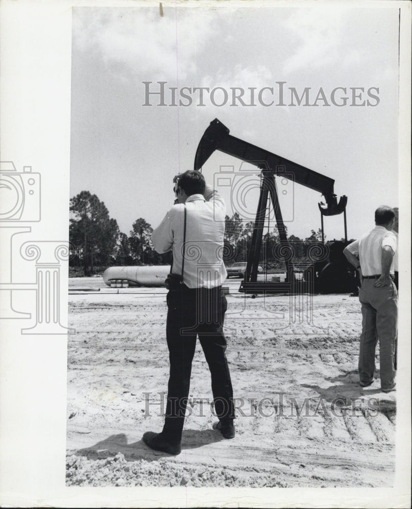 1969 Photographer Takes Photos Of Oil Wells - Historic Images