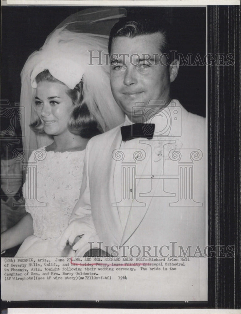 1964 Press Photo Margaret A.Goldwater &amp; Husband Richard A.Holt during Wedding - Historic Images