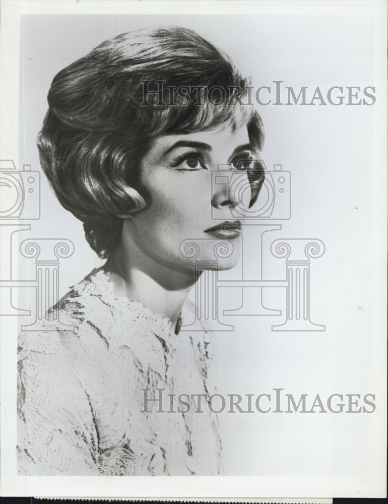 1964 Actress And Singer Sally Ann Howes In "The Price Is Right" - Historic Images