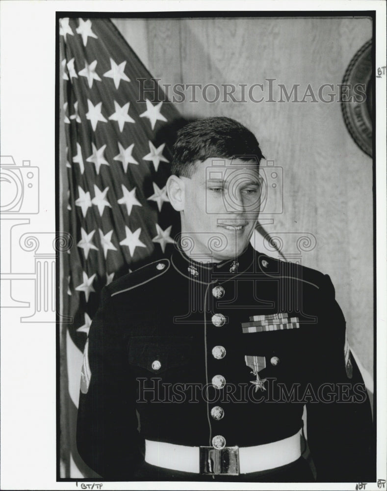 1991 Press Photo US Marine Copl Jeff Keyser Bronze Star - Historic Images