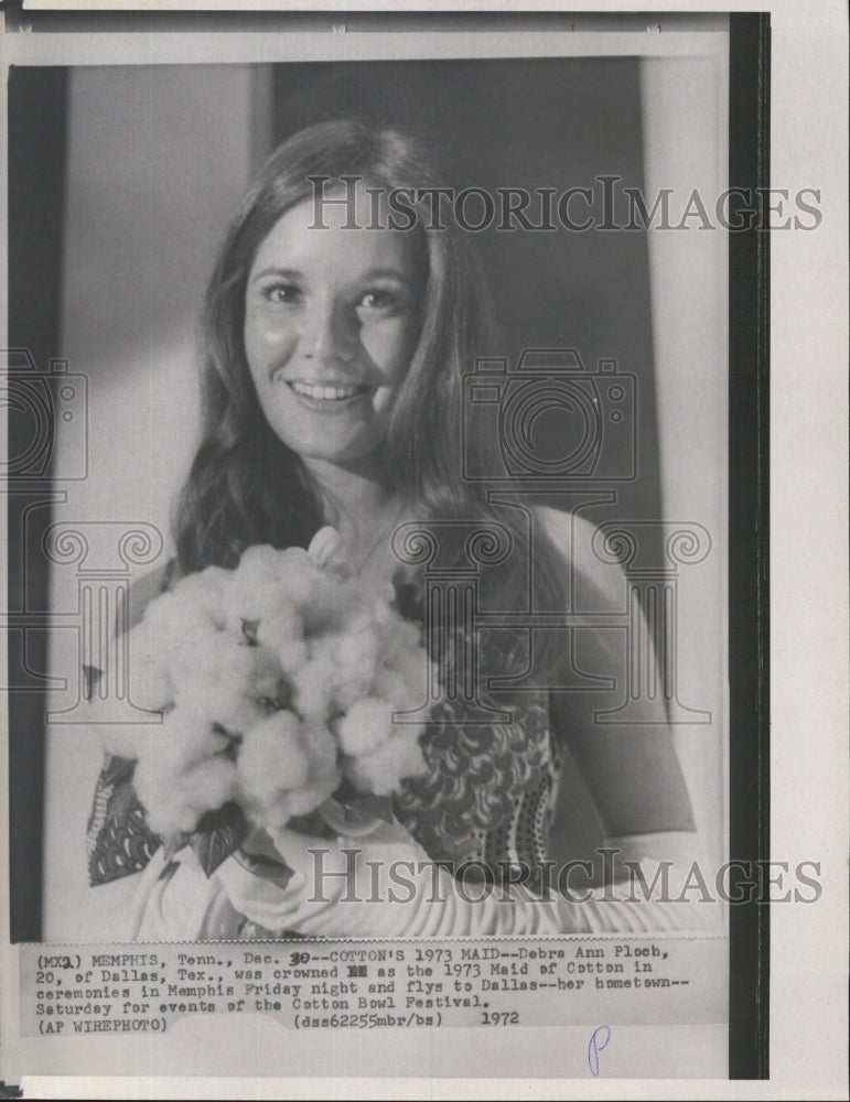 1972 Press Photo Debra Ann Ploeh crowned Maid of Cotton. - RSG69201 - Historic Images