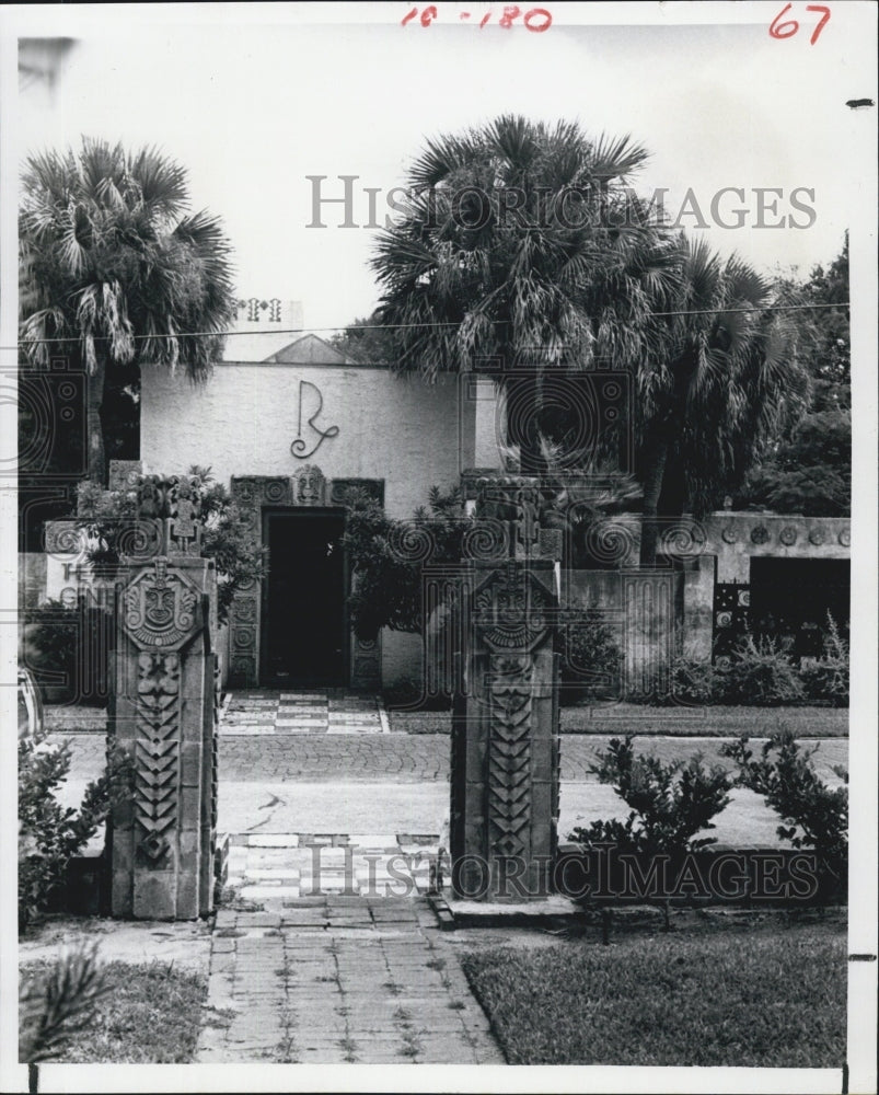 1981 Press Photo Garden Sanctuary and White Stucco Entrance Maitland Art Center - Historic Images