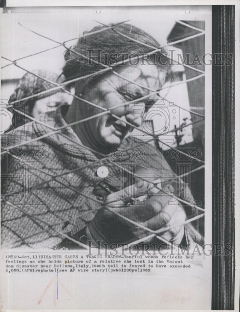 1963 Press Photo Vaiont dam disaster mourning - RSG69289 - Historic Images