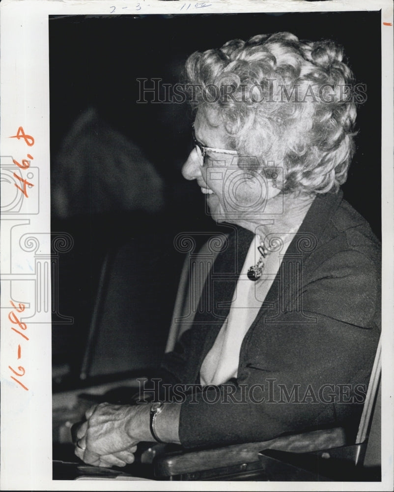 1975 Jessie Hay Withers Enjoying the Festivity - Historic Images