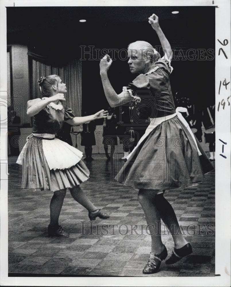 1971 Beth Baucon And Joyce Matthews won the dancing award. - Historic Images