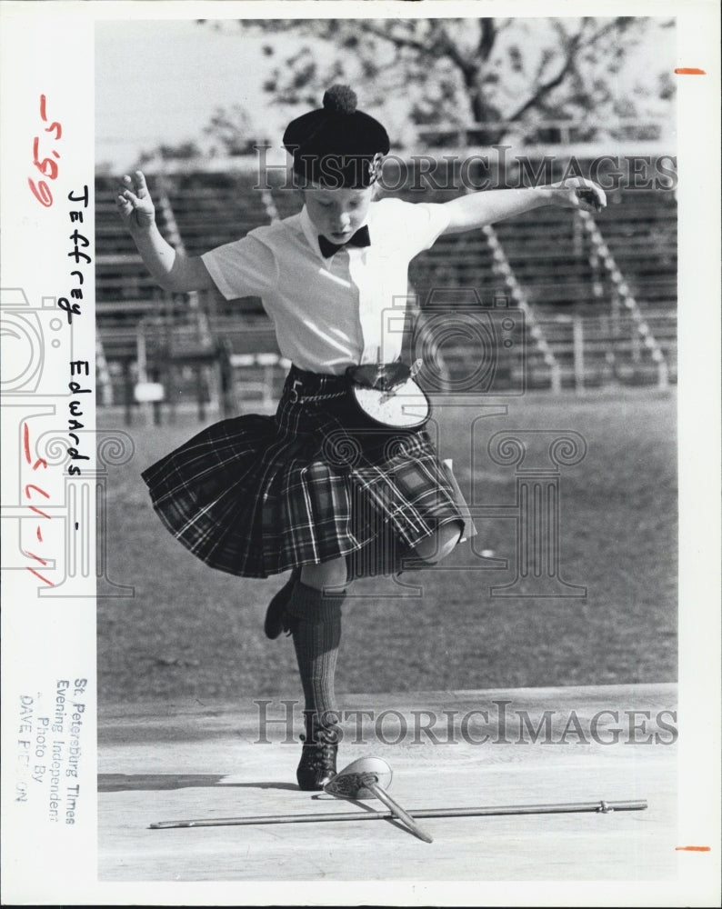 1983 Press Photo Five Year old Jeffrey Edwards Performing A Solemn Sword Dance - Historic Images