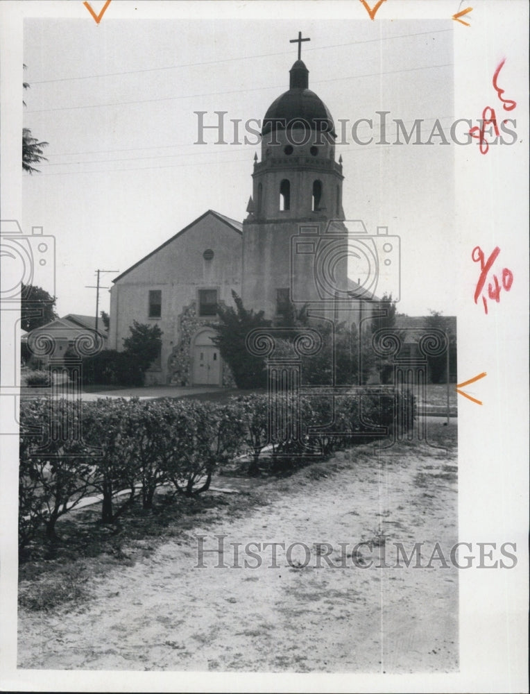 1970 Church - Historic Images