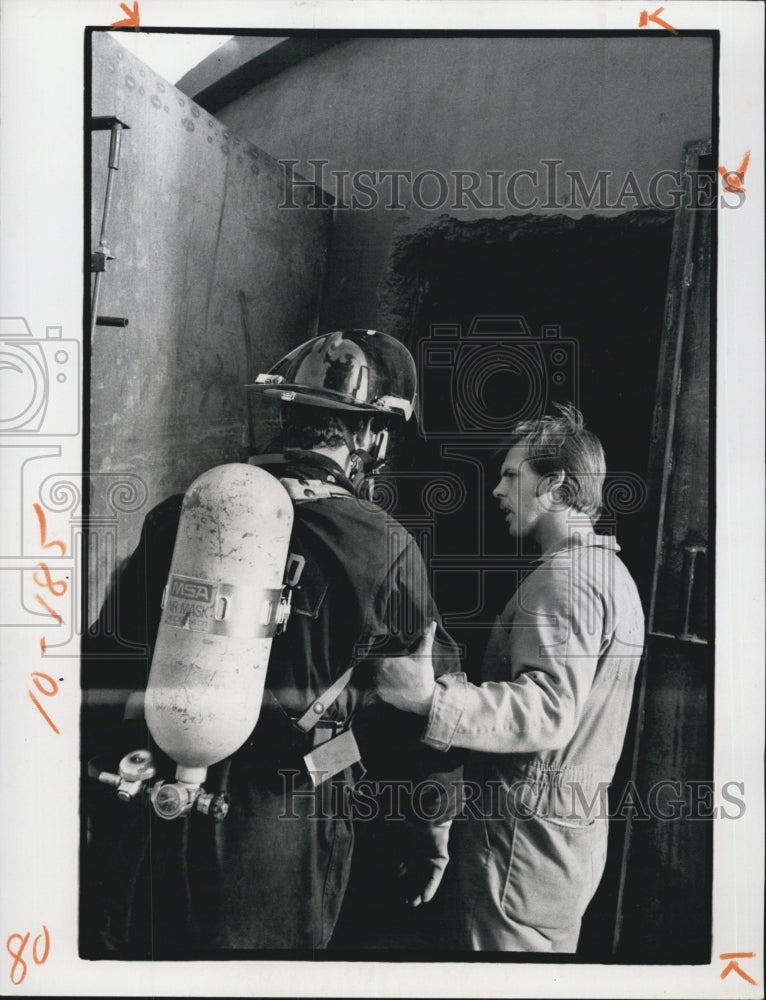 1974 Press Photo new Port richey Fire Dept, test chamber - RSG69839 - Historic Images