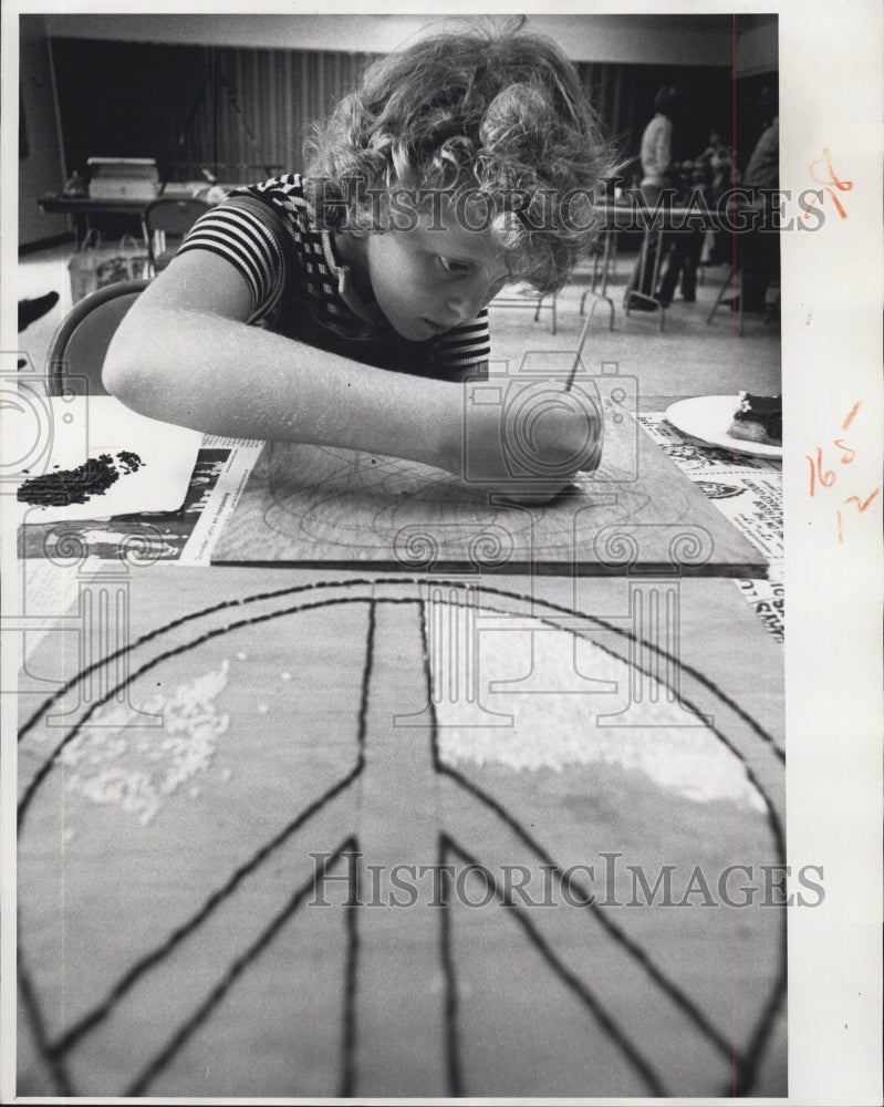 1969 new port Richey Recreation Dept Lori McDonell drawing & sculpt - Historic Images