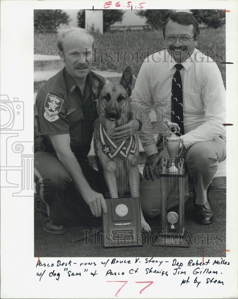 1986 Press Photo New Port Richey Ploce Dept. and K-nine Dog. - Historic Images