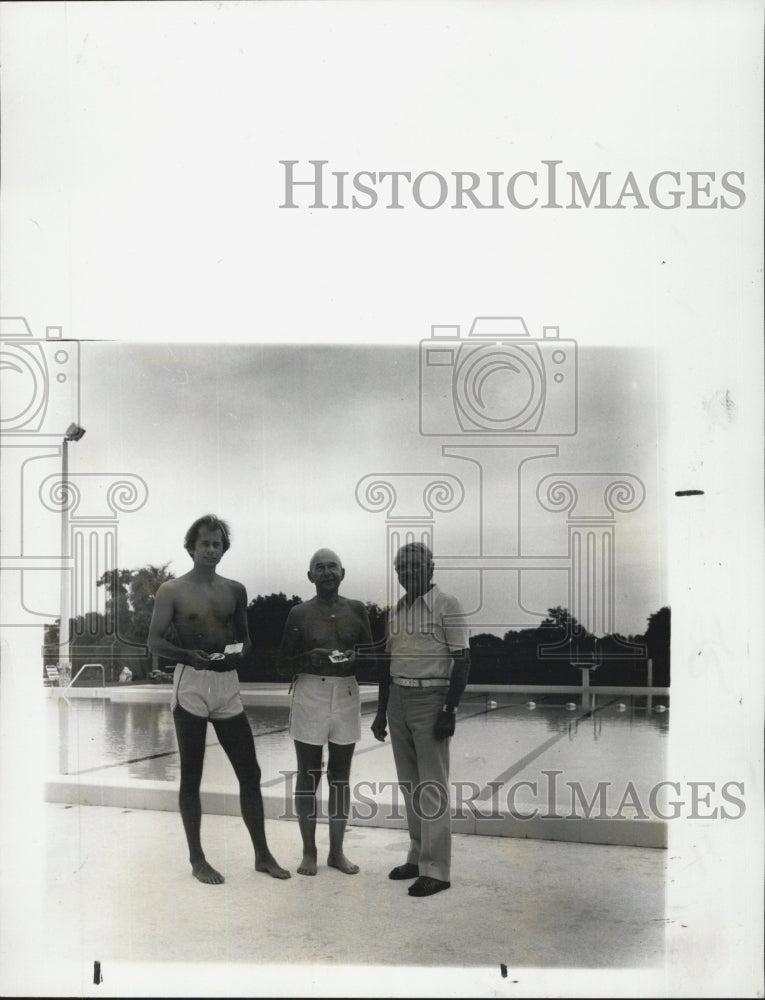 1978 David Demirjian, Norman Bronie receive Red Cross Certificates. - Historic Images