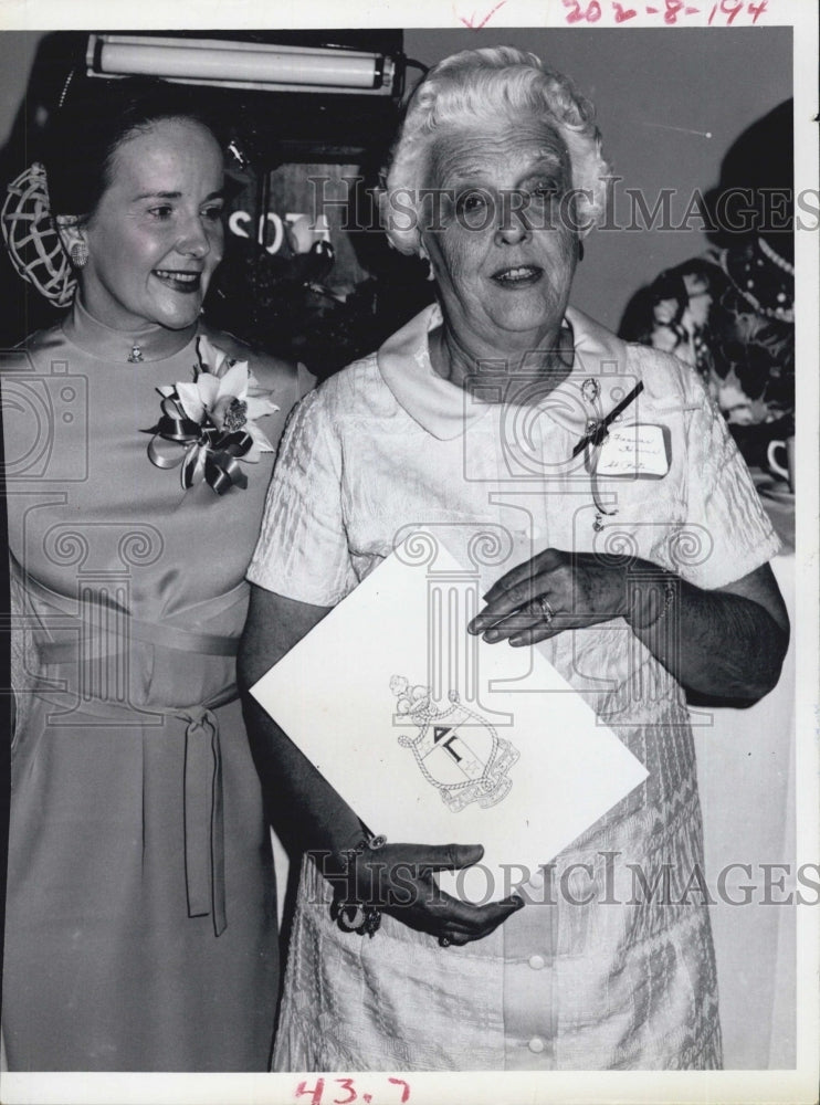 Press Photo Mrs. Frank Harris. - Historic Images