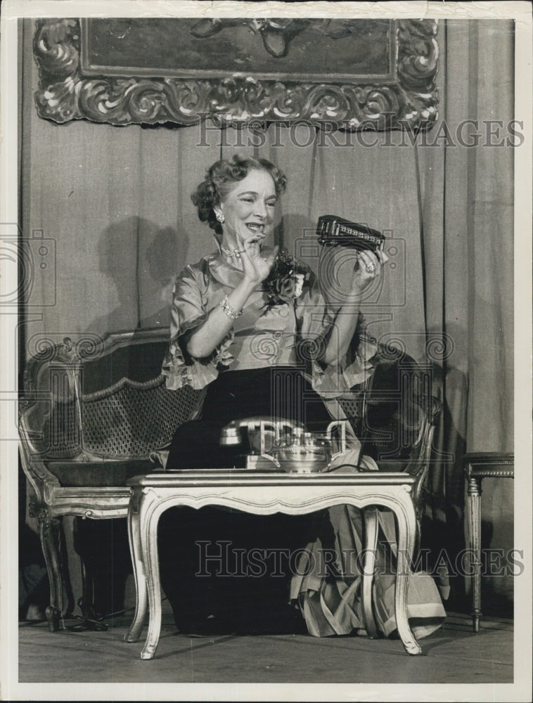 Press Photo Helen Hayes Actress - Historic Images