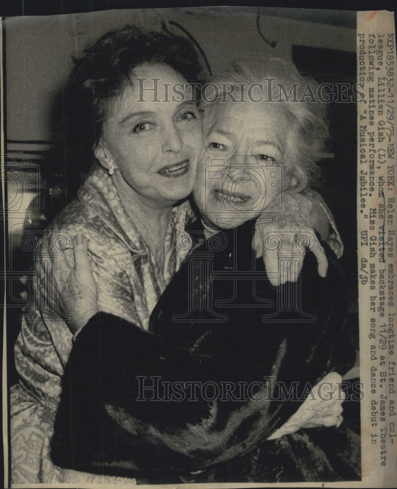 1975 Press Photo  Helen Hayes - Historic Images