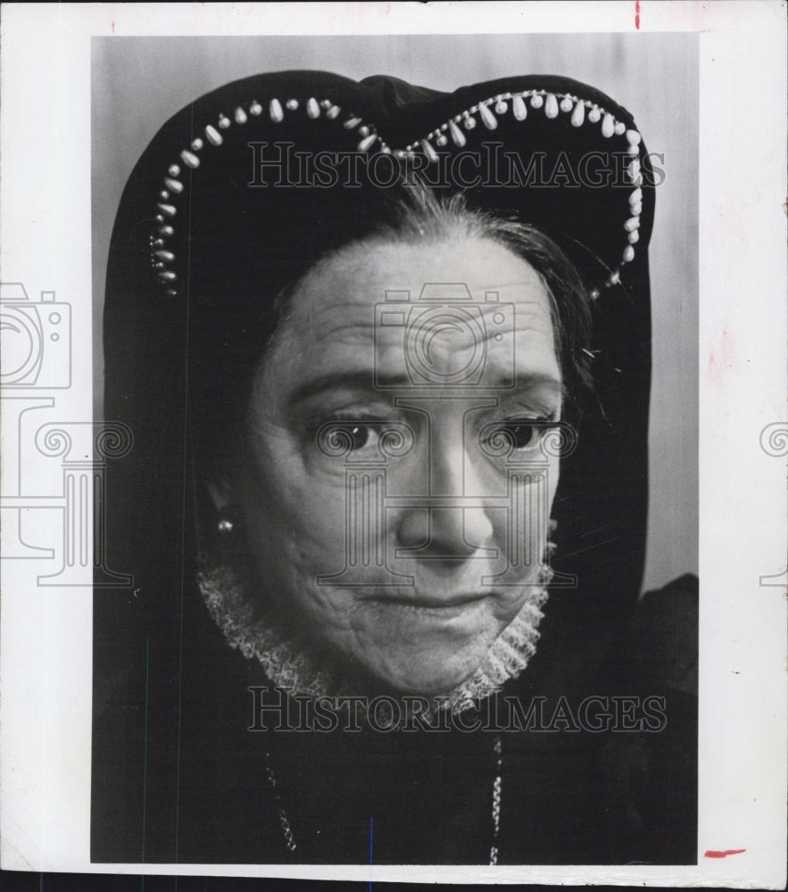 Press Photo Helen Hayes as Mary of Scotland on PBS Special - Historic Images