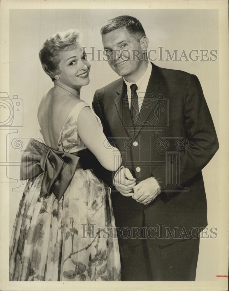 1958 Press Photo Peter Lind Hayes Mary Healy to Have Own Show on ABC Radio - Historic Images