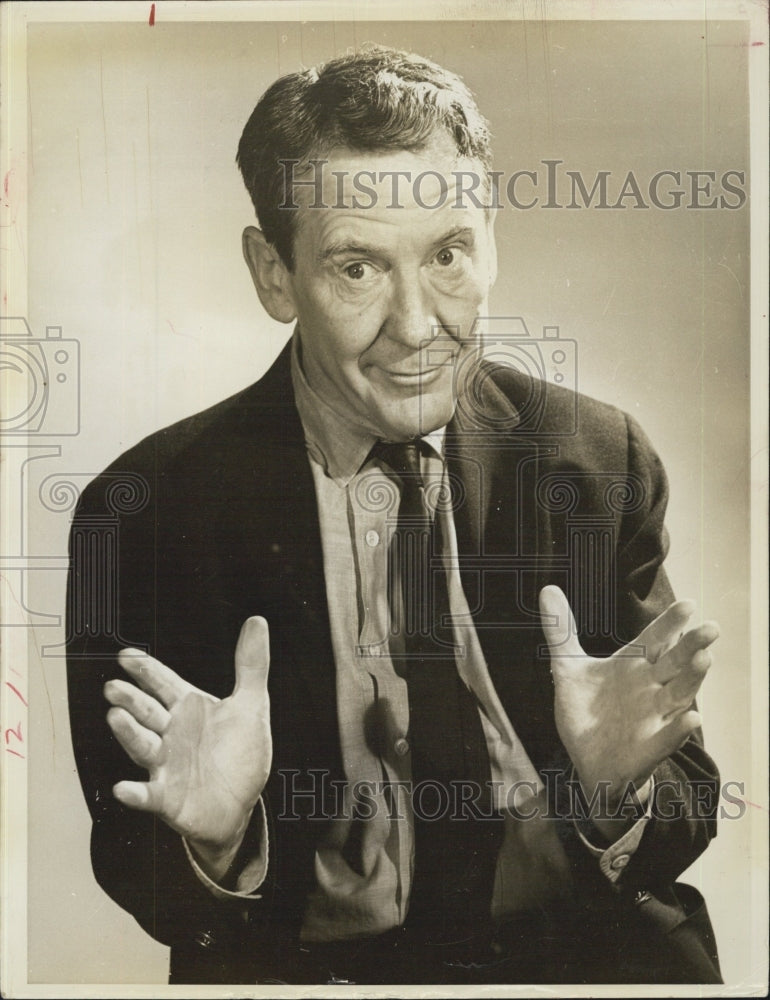 1962 Burgess Meredith in &quot;American Landscape&quot; - Historic Images