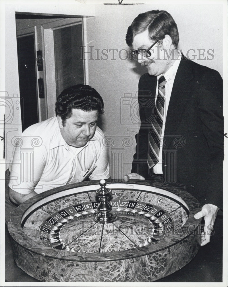 1983 Press Photo Robert Bankstah George Blaz Gambling Michigan - Historic Images