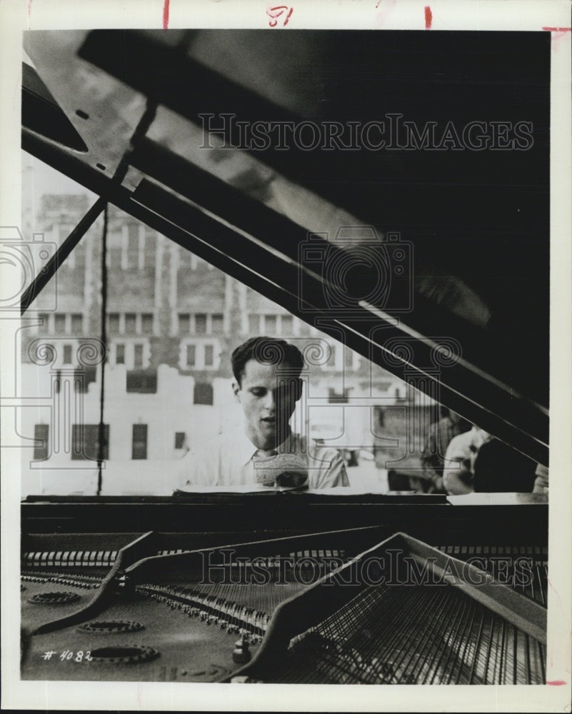 1965 Malcolm Frager soloist St. Petersburg Symphony pianist - Historic Images