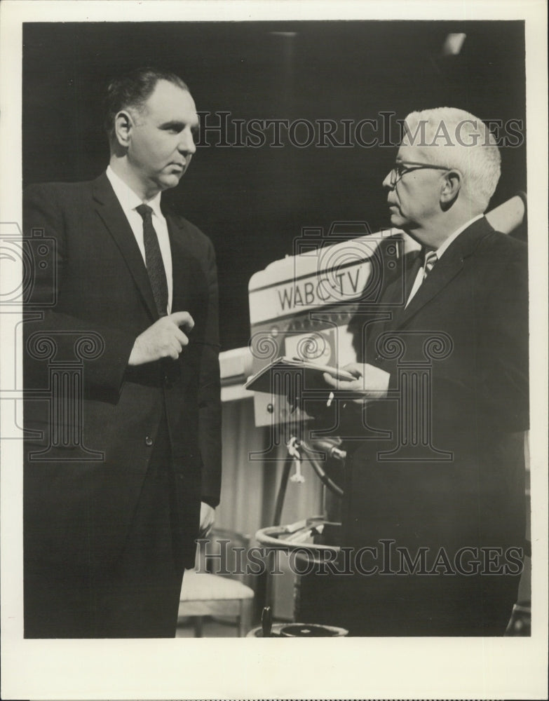 1960 Bernard Perlman &amp; ABC Don Goddard &quot;Bell &amp; Howell Close-Up&quot; - Historic Images