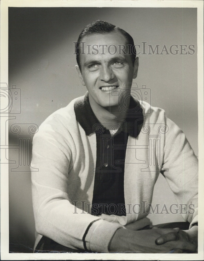 1964 Bob Newhart Is Psychologist On his Show Deals With Patients - Historic Images