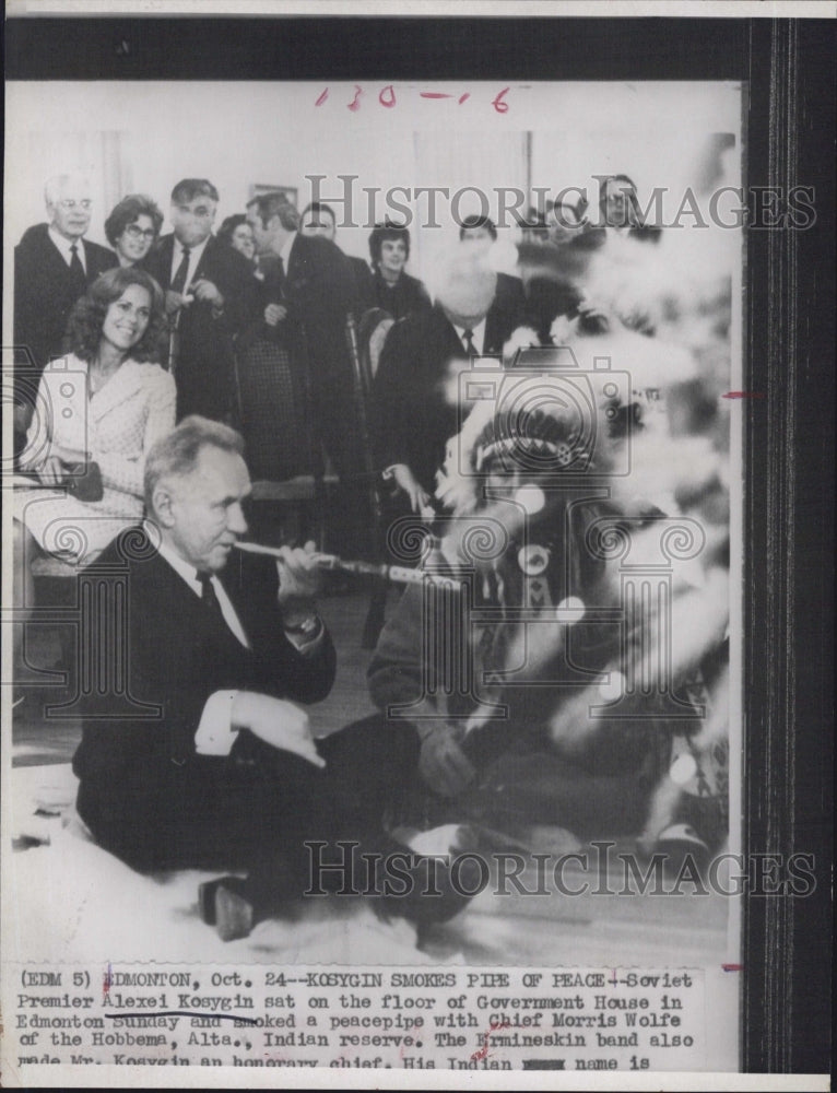 Press Photo Soviet Premier Alexei Kosygin Government House Edmonton peacepipe - Historic Images