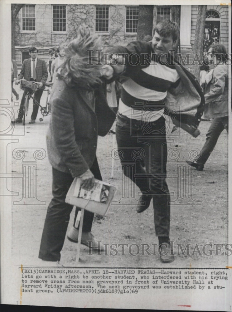 1969 Press Photo Harvard Student Mock Graveyard University Hall - RSG72355 - Historic Images