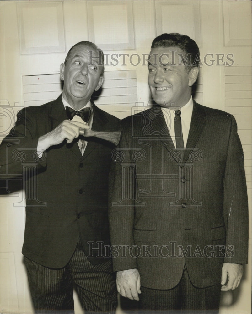 Press Photo English Comedian Stanley Holloway - Historic Images