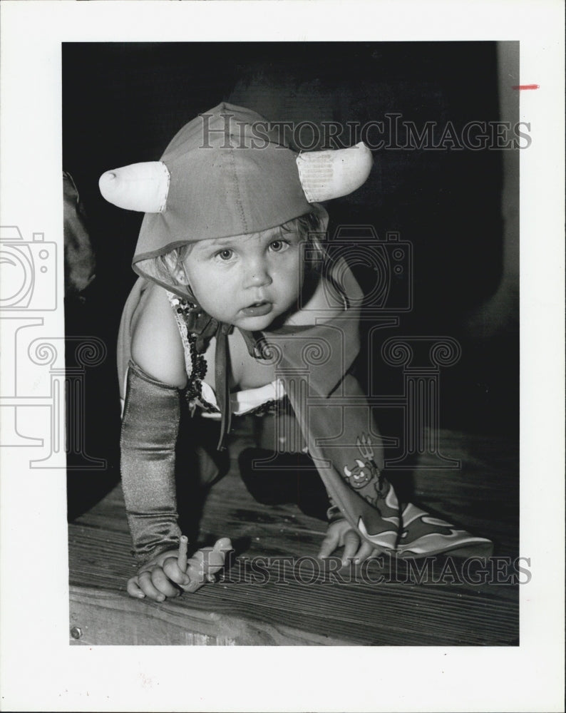 1985 Press Photo Halloween Norwood Elementary as little devil iris Winans - Historic Images