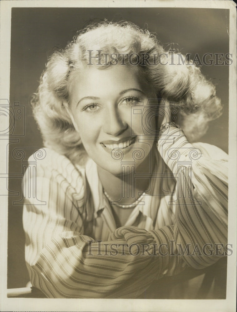 1946 Joan Davis - Historic Images