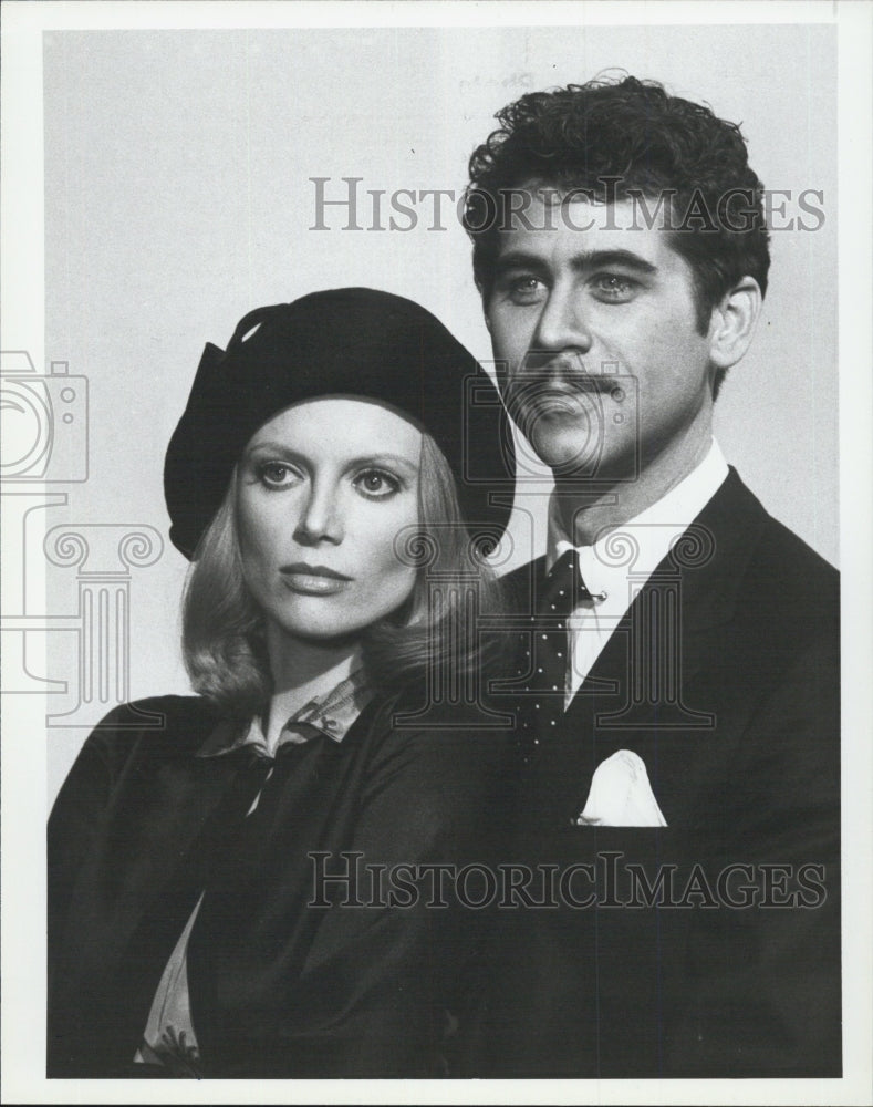 1982 Press Photo of Kristina Wayborn & Barry Bostwick in "Silent Lovers" - Historic Images