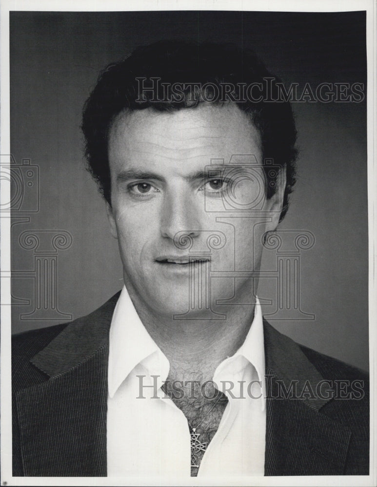 1981 Press Photo of Kevin Dobson, star of the TV series "Shannon" - Historic Images