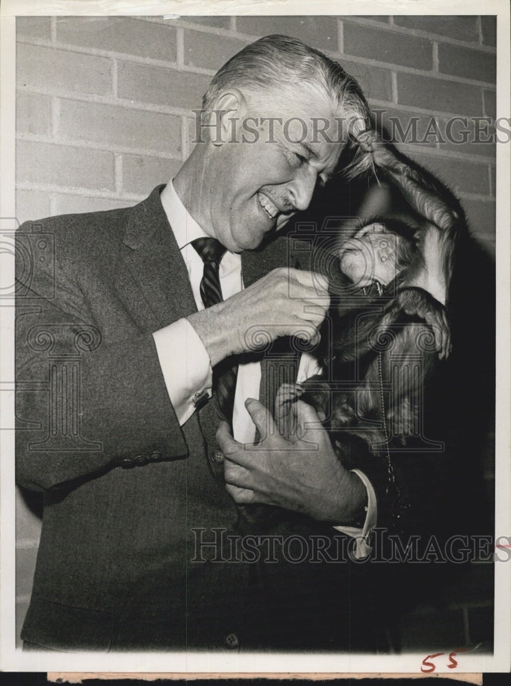 1960 E Marlin Perkins - Historic Images