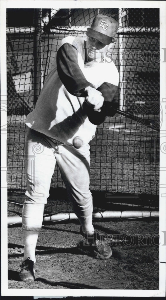 1988 Press Photo Chris Carter practicing - Historic Images