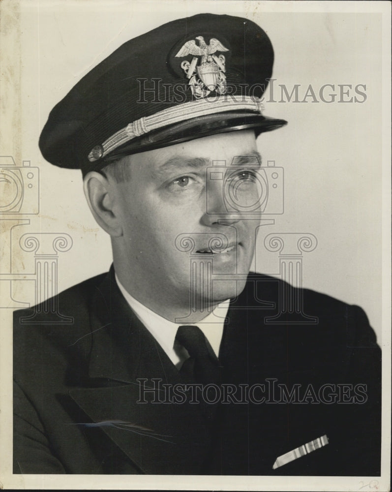 1951 Lt. Commander Edward G. Hammond, new Inspector at USNRTC - Historic Images