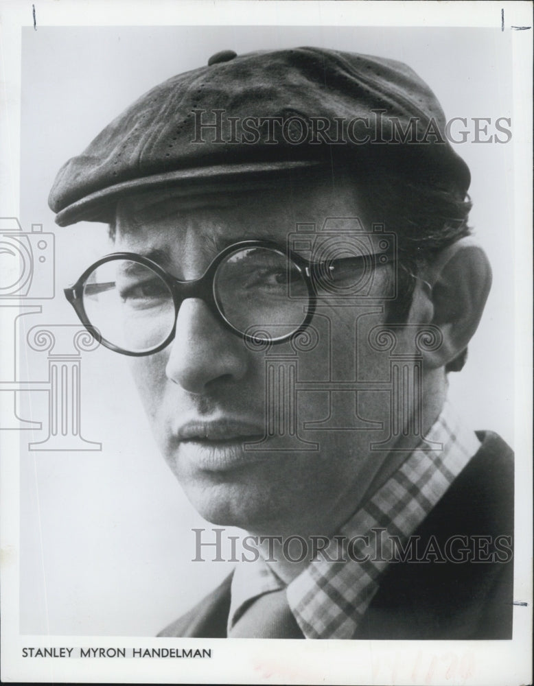 1969 Press Photo Stanley Myron Handelman Portrait Closeup Wearing Newsboy Hat - Historic Images