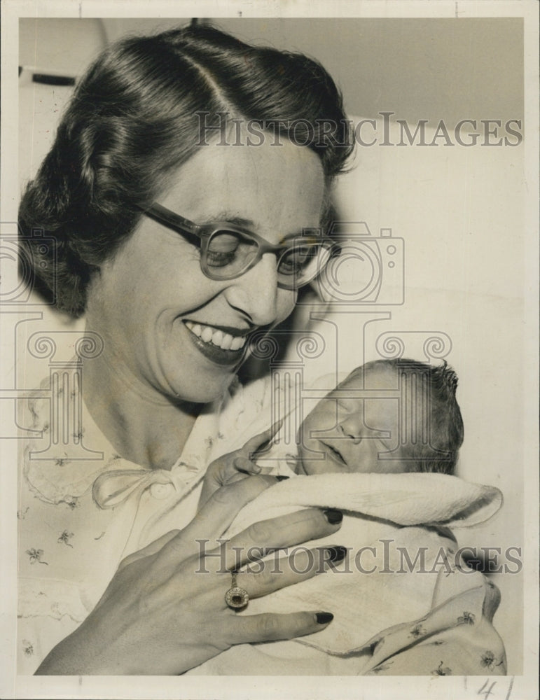 1954 Fist Baby Born In St Petersburg FL In 1954 Mrs Melvin E Page Jr - Historic Images