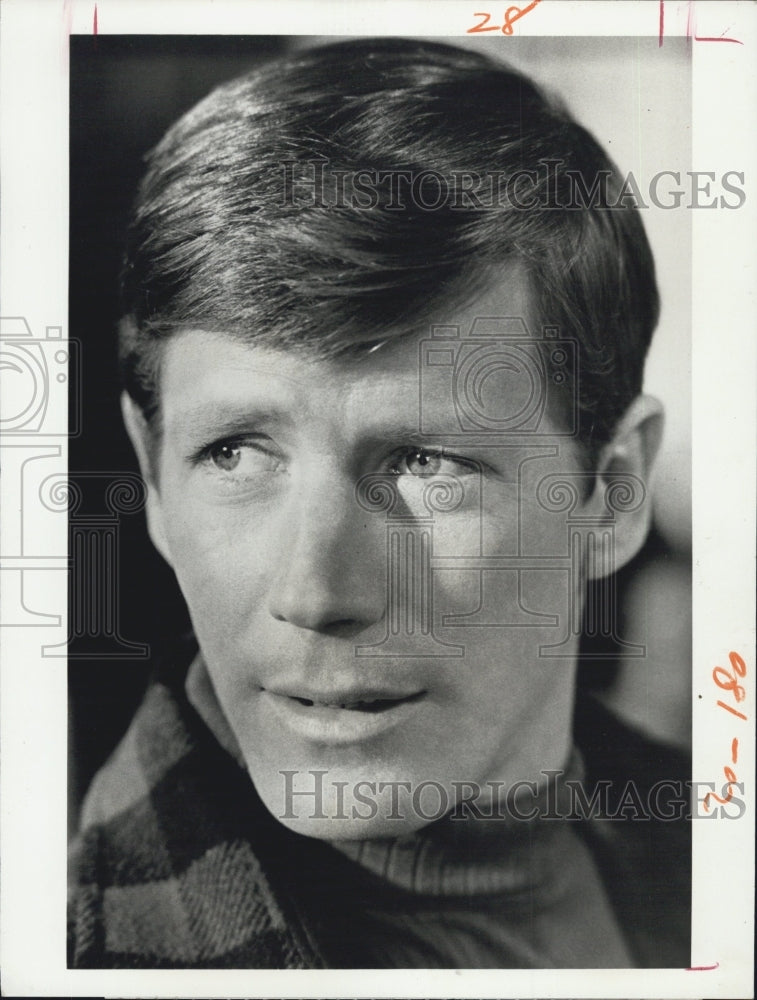 1975 Rich Man Poor Man Series Actor Peter Strauss Closeup Portrait - Historic Images