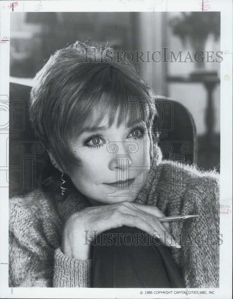 1986 Press Photo Out On A Limb Miniseries Actress Shirley MacLaine Scene - Historic Images