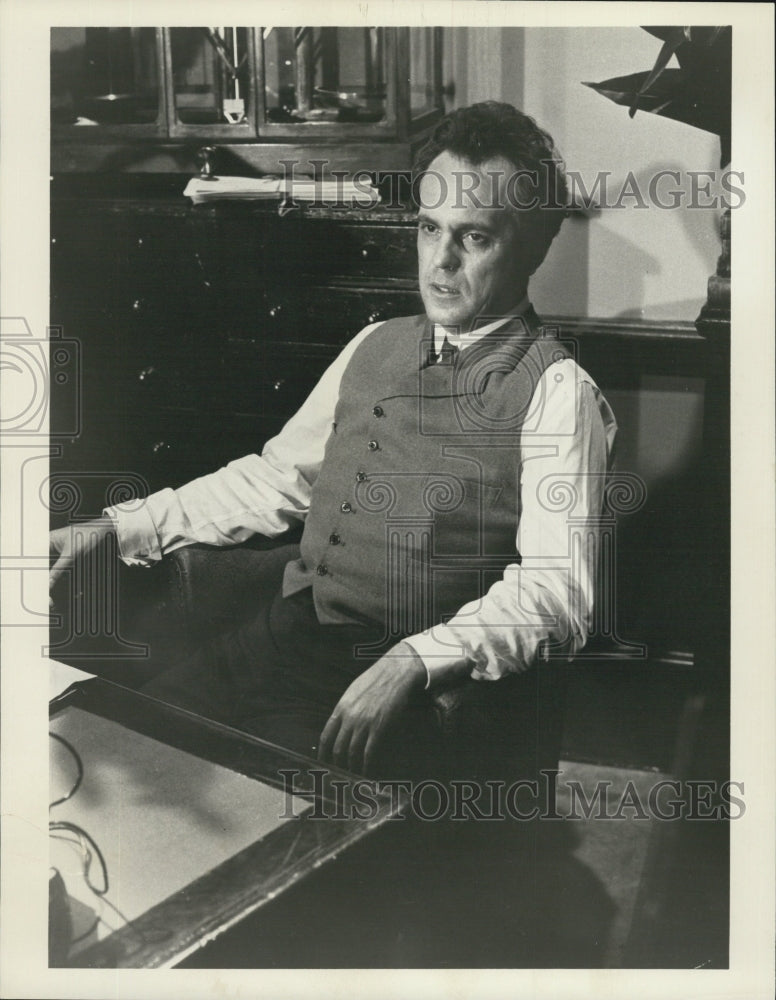 1974 Philip Madoc Plays Paul Kammerer-The Case OF The Midwife Toad - Historic Images