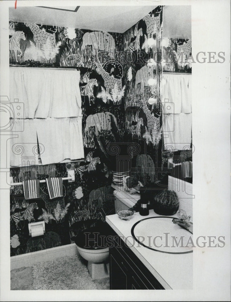 1975 Press Photo Interior View Safari Themed Style Bathroom Design Decor - Historic Images