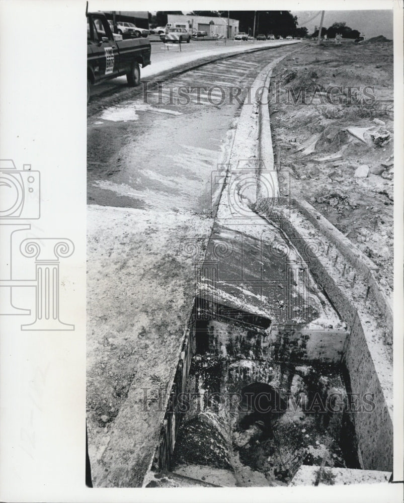 1977 Rain storm destroy the Cresent Lake. - Historic Images