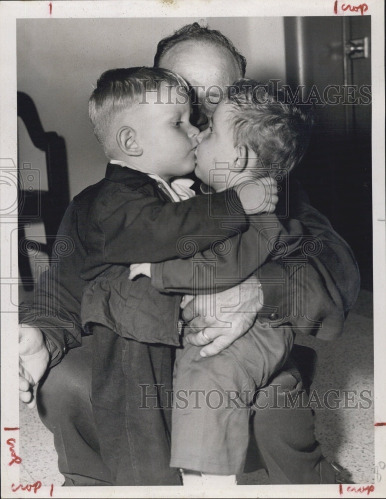 1953 Press Photo Michael Sydoriak two brother nine months Sydoriak sergeant - Historic Images