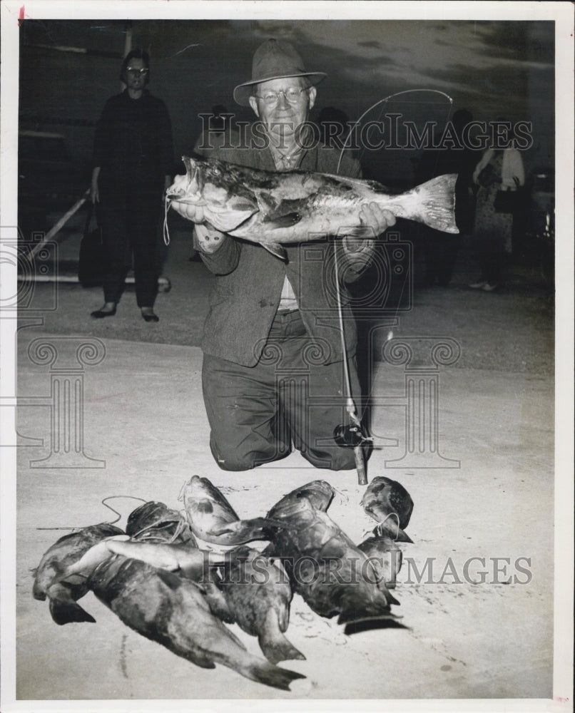 1963 Aubert Sylvester veteran fisherman string grouper - Historic Images