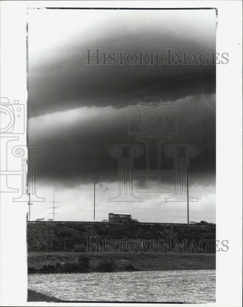 1989 Press Photo double storm clouds small lake Edward White Hosptial - Historic Images