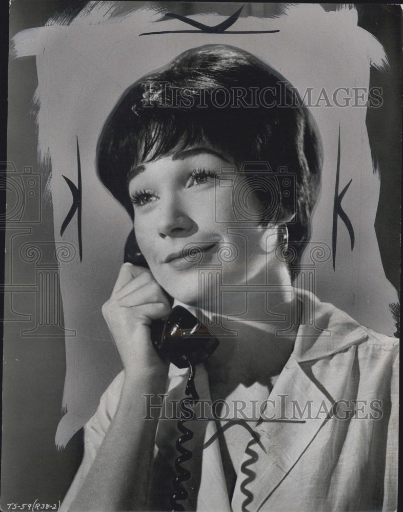 1963 Shirley MacLaine actress - Historic Images